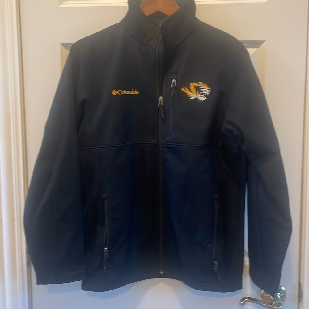 Mens Size S Columbia coat with Mizzou Tigers monogram.